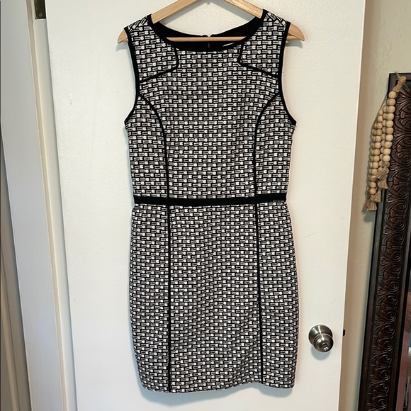 Laundry By Shelli Segal Dresses & Skirts - EUC Laundry Shelli Segal Dress. SZ 10